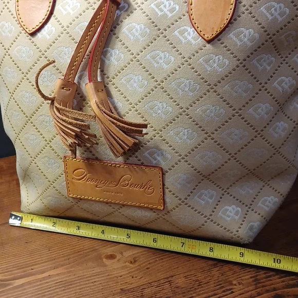 Dooney and Bourkesignaturetote